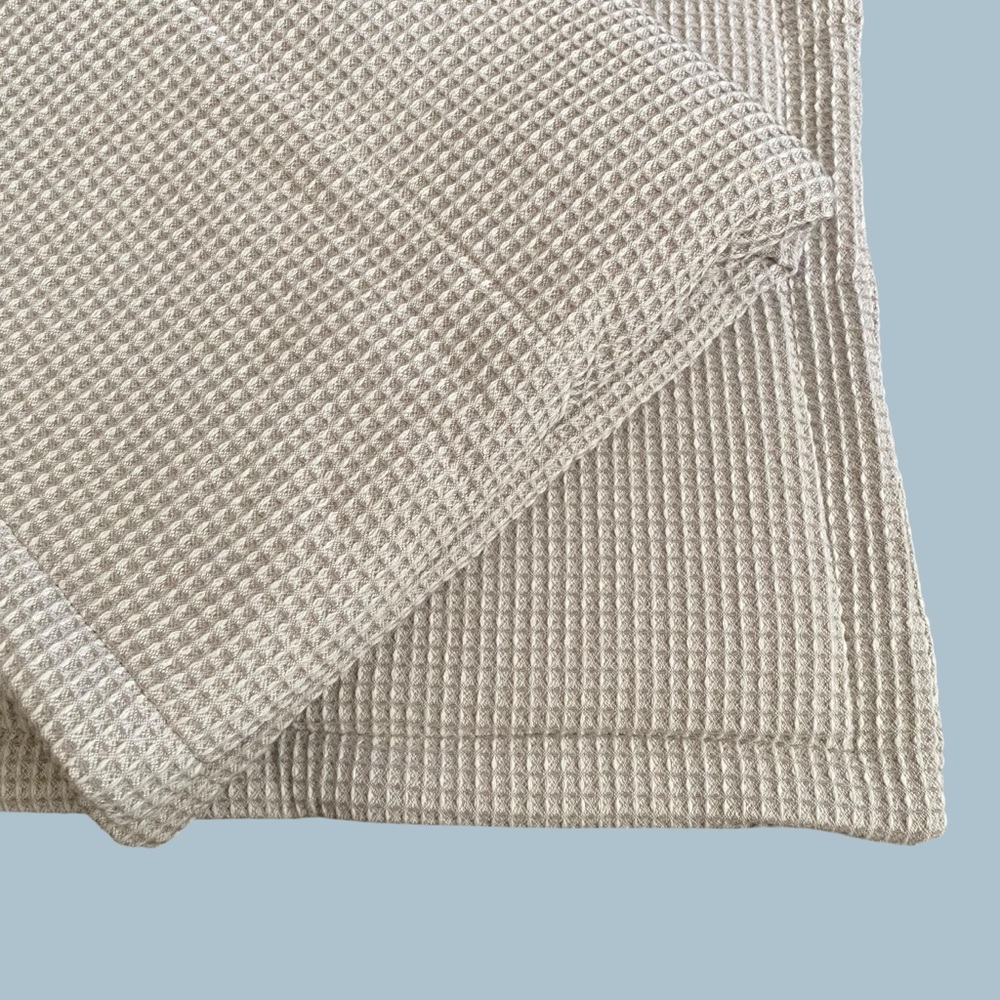 Beddy’s Harper Luxe Grey Waffle Weave Thermal Pillow Shams Set of 2 - Picture 6 of 12